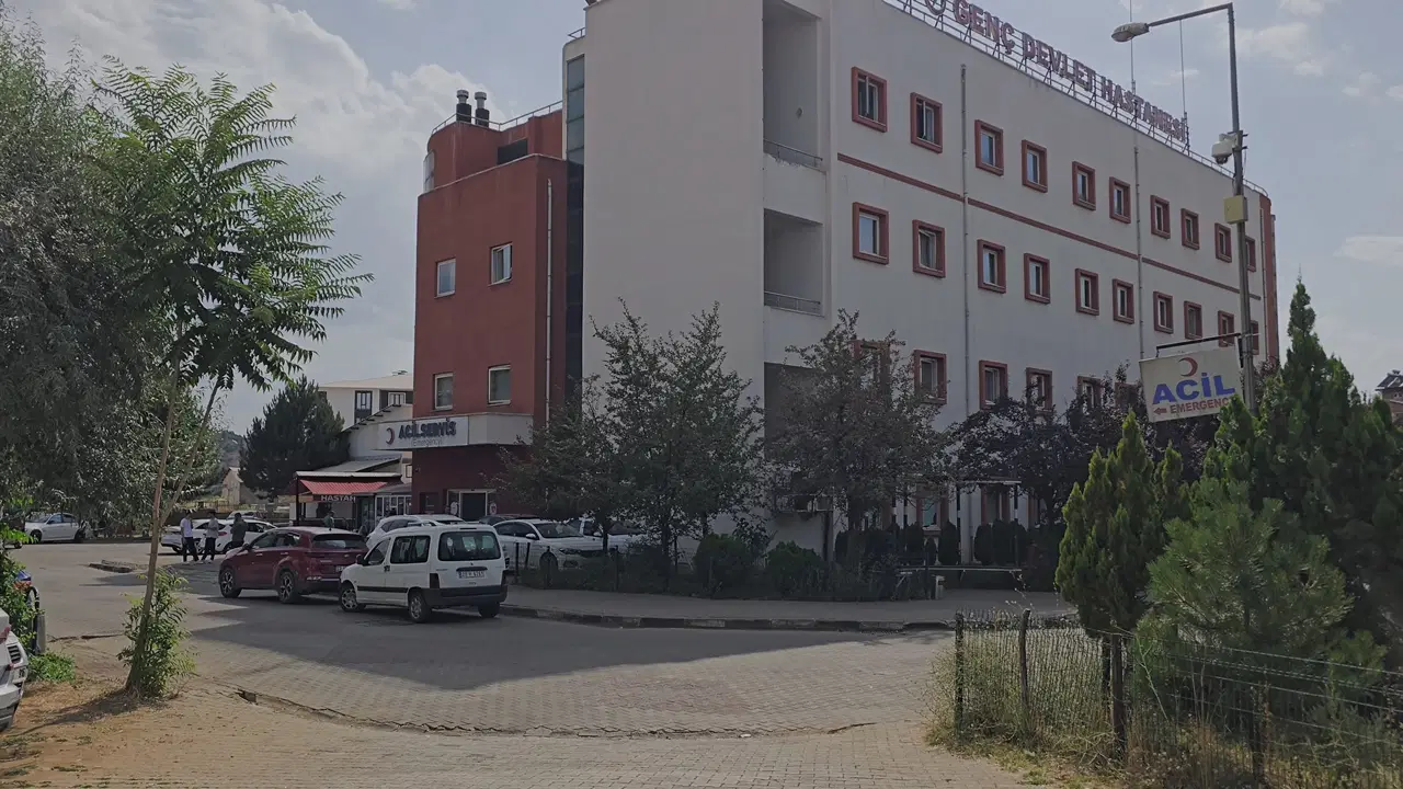 Bingöl’de inşaatta üzerine asansör kabini düşen işçi öldü